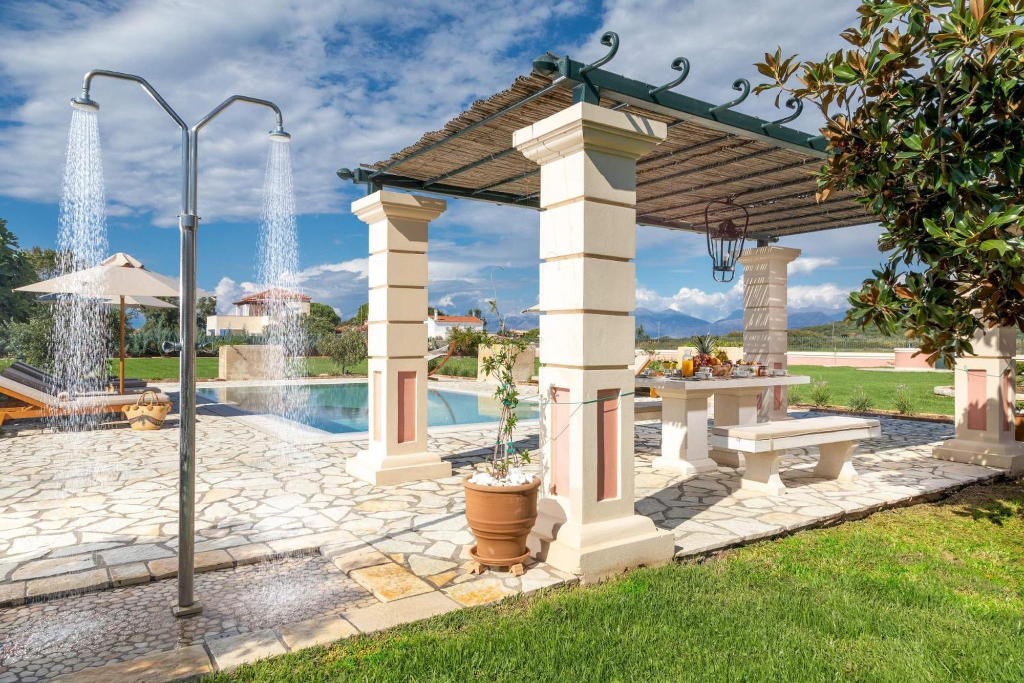 Rose Corfu Villa Almiros strand